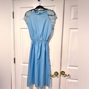 Pre owned Beautiful size small blue midi dress with beautiful sleeves